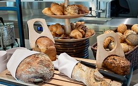 Dasbreitehotel am Rhein